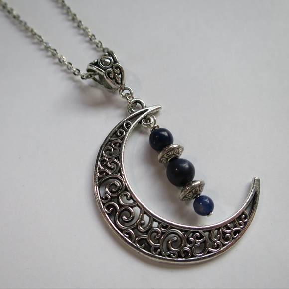 Silver filigree moon pendant with lapis lazuli, 18” chain - Picture 6 of 8